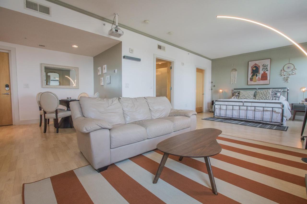 Designer Downtown Condo Suite - Splendid View Ντε Μόιν Εξωτερικό φωτογραφία